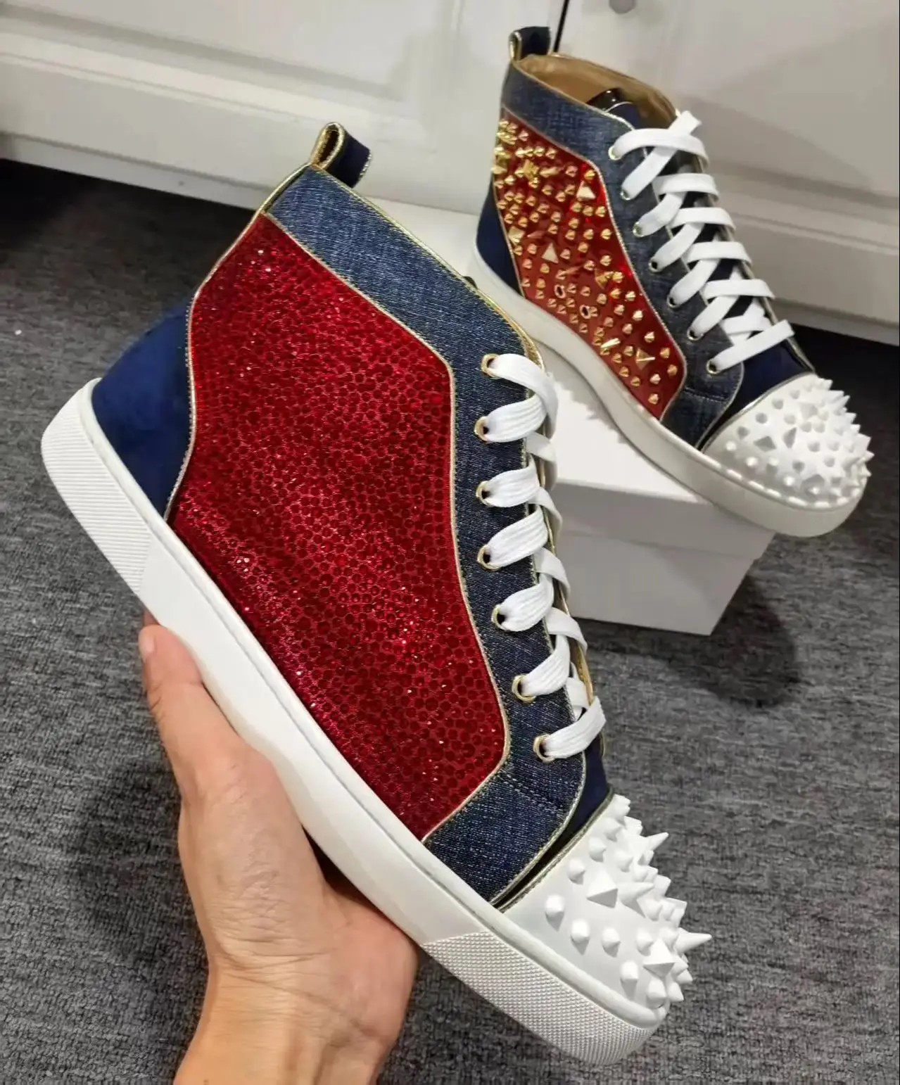 Men Shoes Red Bottom - Strass rossi Rivetti in metallo dorato